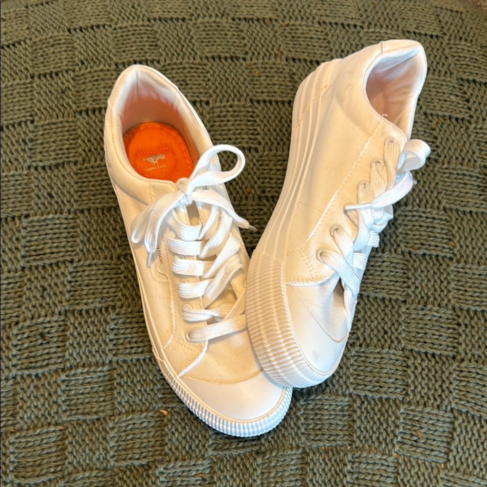 Rocket Dog Cherry Sneakers - Never worn!